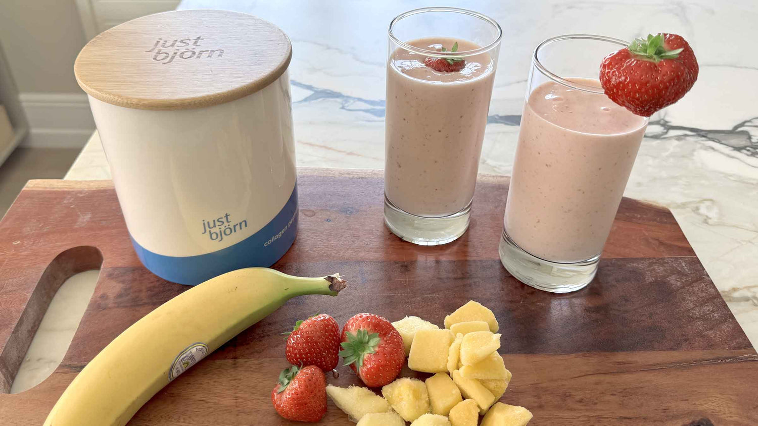 Gut-Healthy Tropical Smoothie Summer Smoothie with Mango, Pineapple, Strawberries, Banana, Skyr and Just Björn Collagen
